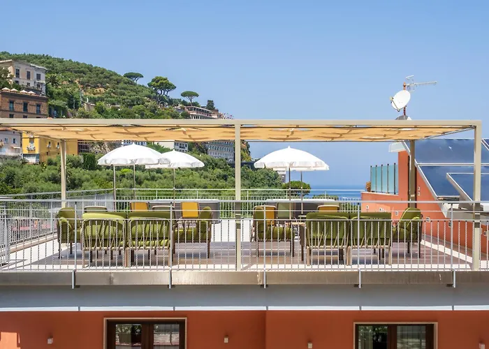 Futura Funky House - De Vivo Realty